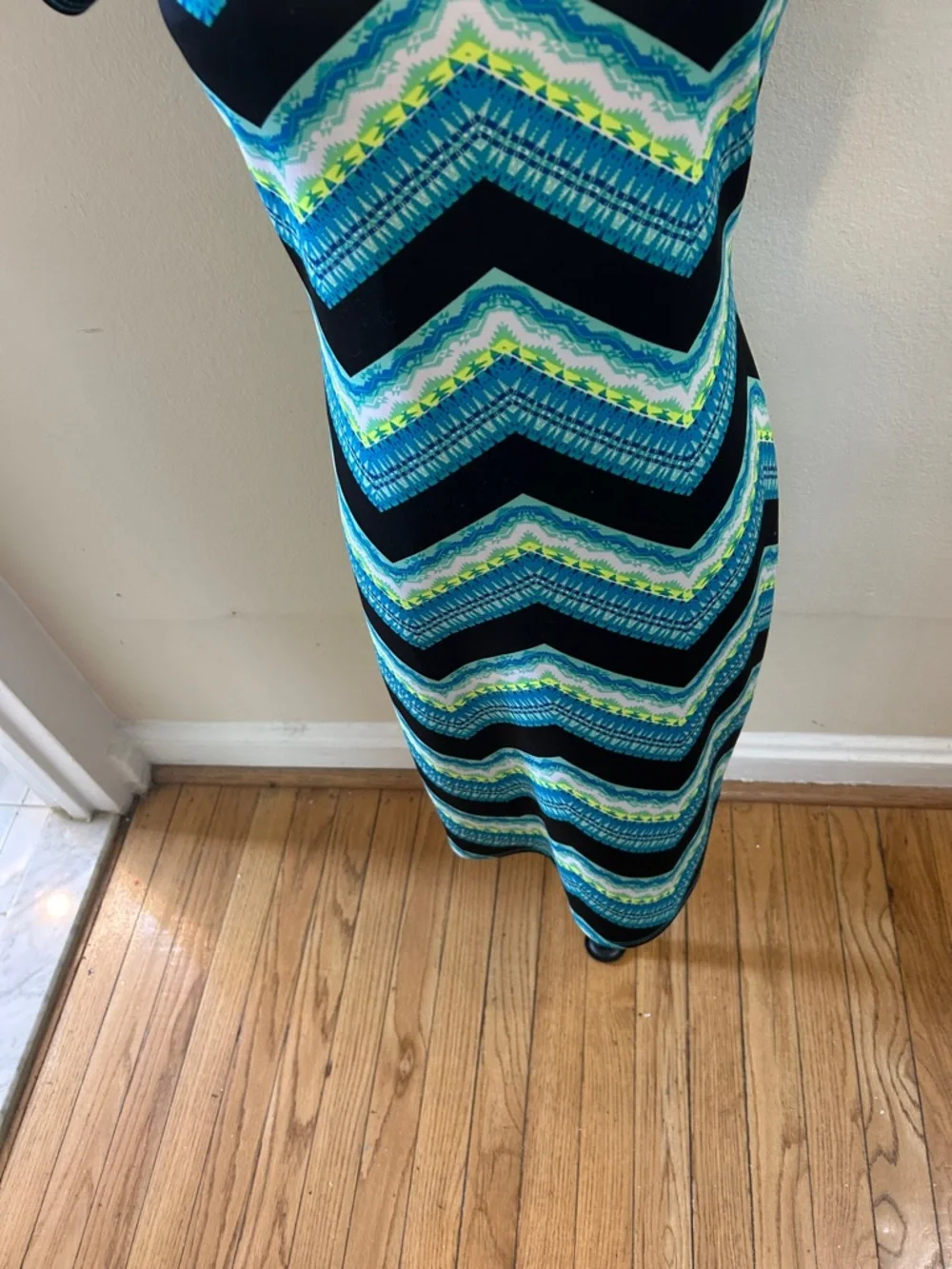 Chevron Scoop-Neck Midi Dress 🌹 - Picture 4 of 9